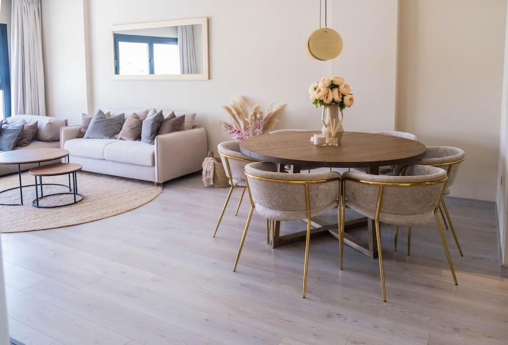 Flower Gardens Apartment *