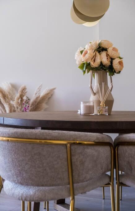 Flower Gardens Apartment *